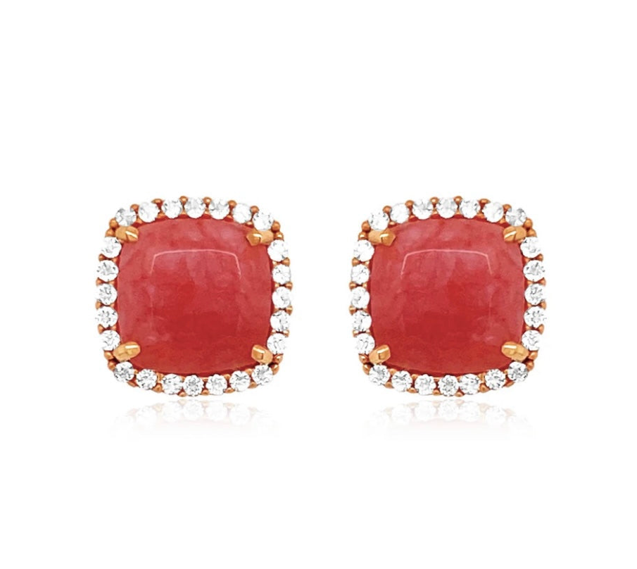 Pair of earrings with pink stones and gold accents on a white background
18K Rose Gold Vermeil over 925 Silver - 2.6 grs
Cushion cut Rose Chalcedony - 5.6 cts
48 White Topaz round 1.0 mm diamond cut