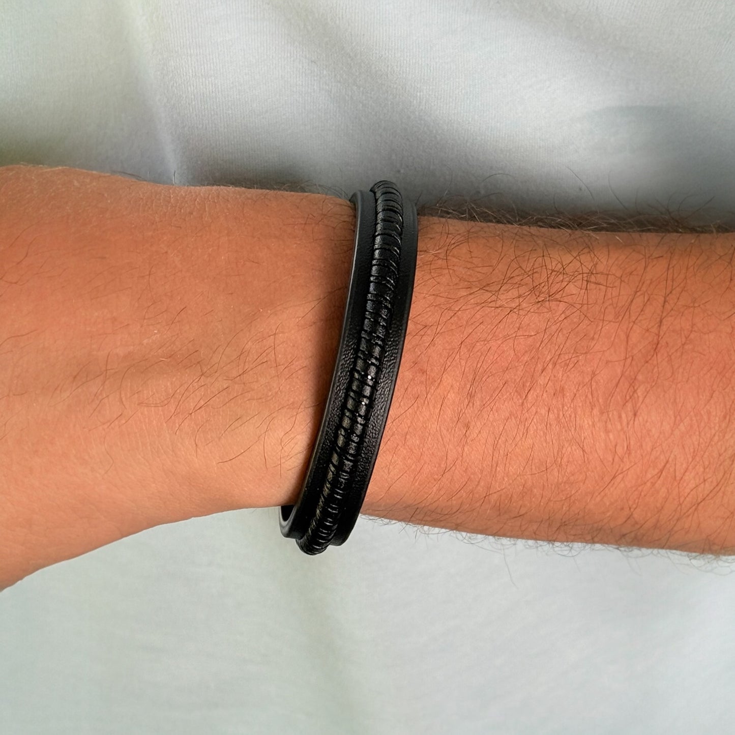 Men's Stainless Steel Polished Black Leather 8.25in Bracelet