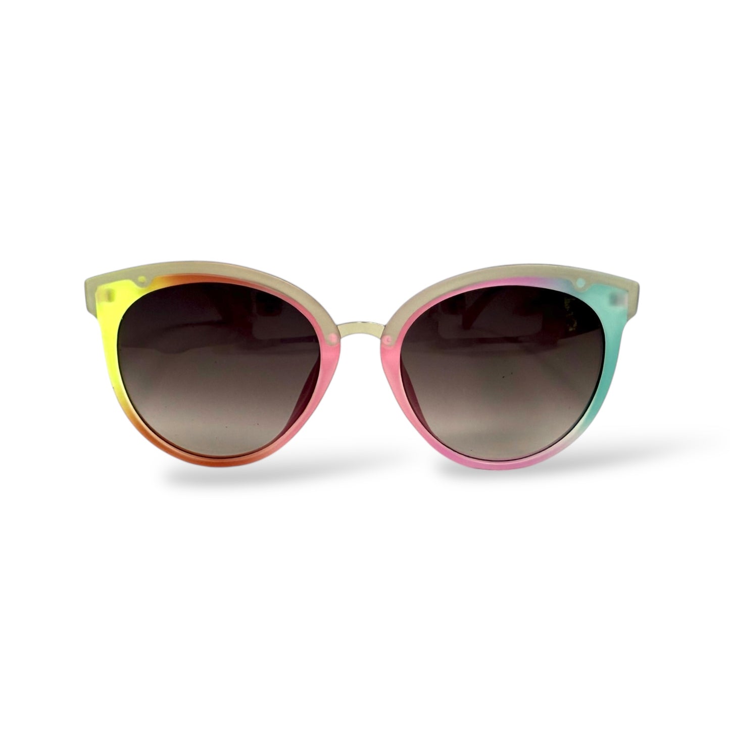 Multicolored sunglasses with gradient lenses on a white
background
Frame style: round
Frame Color: rainbow glitter frame
Lens Color: black gradient
Measurements: 50 mm - 10 mm - 130 mm
