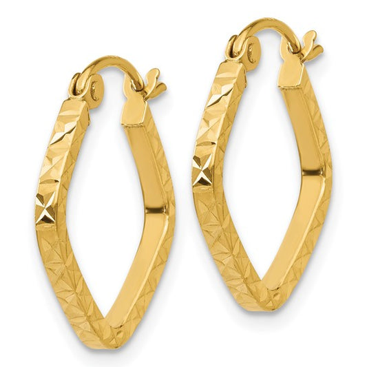 Gold hoop earrings with textured design on a white background
Material: 10K yellow gold
Color: yellow gold
Closure: wire and clutch
Measurement: 2 mm thickness, 17 mm length, 17 mm width