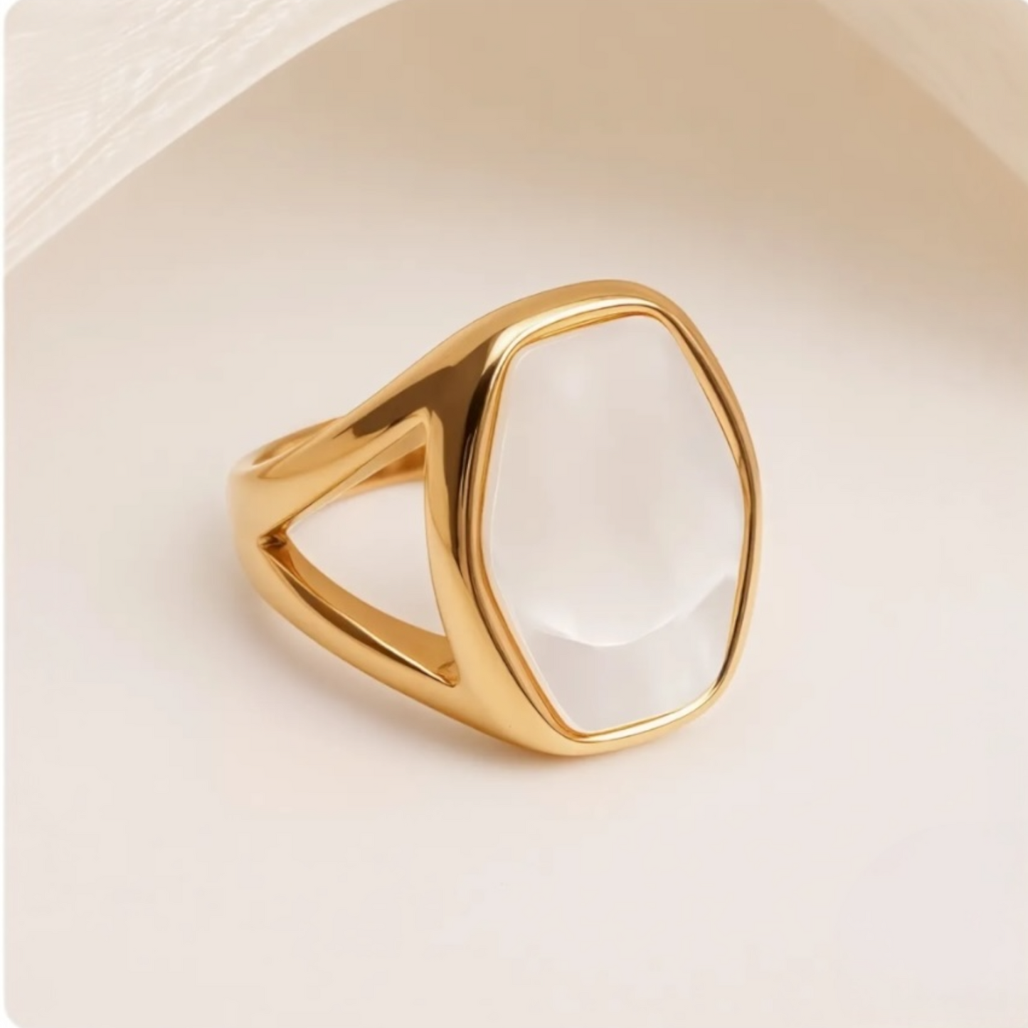 Women's Simple Geometric Gold Stainless Steel Ring