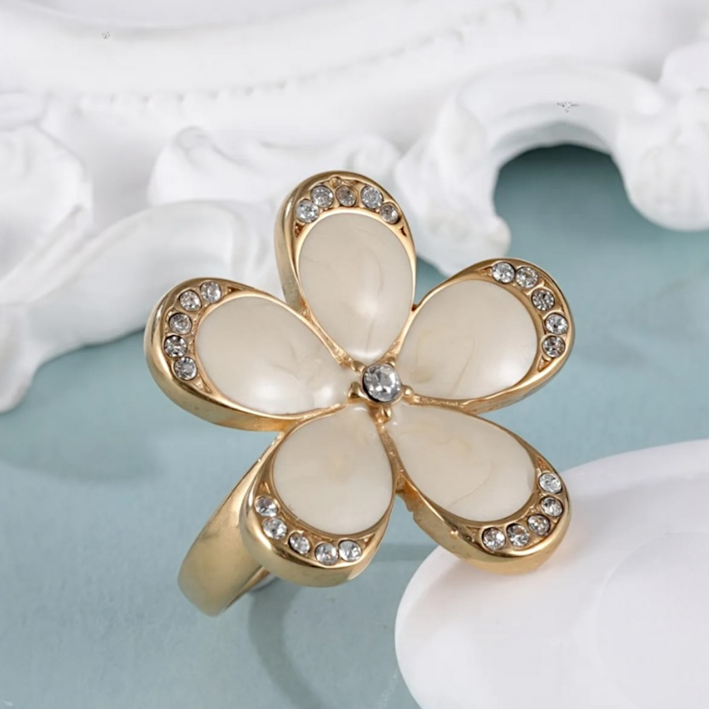 Women's Gold Fashion Flower Stainless Steel Ring