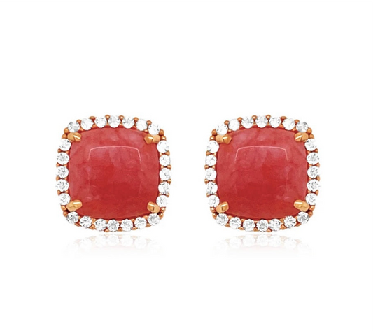 Pair of earrings with pink stones and gold accents on a white background
18K Rose Gold Vermeil over 925 Silver - 2.6 grs
Cushion cut Rose Chalcedony - 5.6 cts
48 White Topaz round 1.0 mm diamond cut
