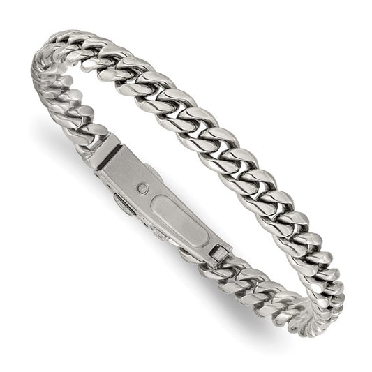Silver chain bracelet on a white background
Material: stainless steel flat links
Color: silver
Closure: deployment buckle
Measurement: 8" circumference. 8 mm width