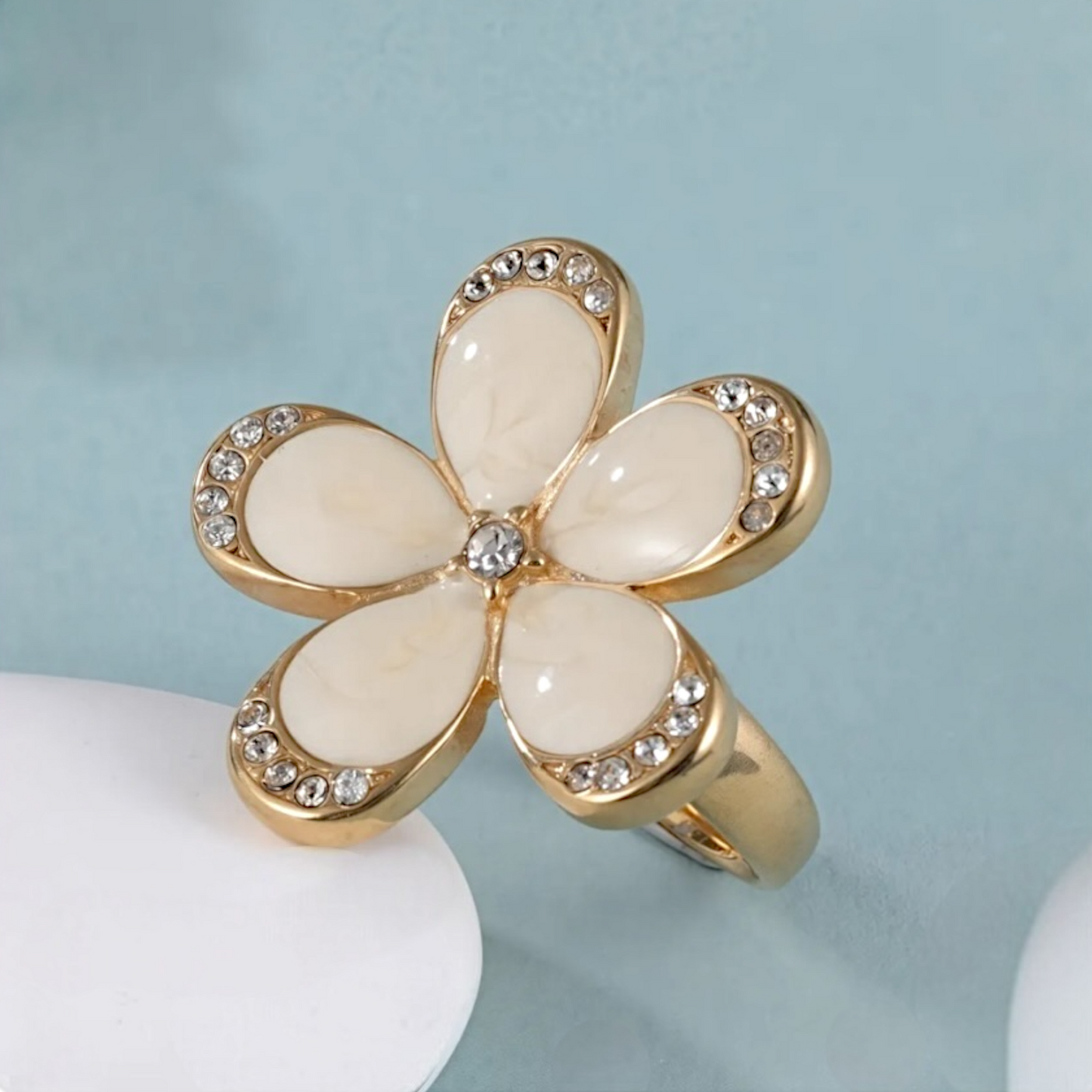 Women's Gold Fashion Flower Stainless Steel Ring