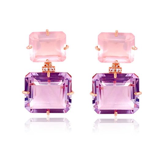 Pair of earrings with pink and purple square stones on a white background
18K Yellow Gold Vermeil over 925 Silver - 3.5 grs
Emerald cut Pink Amethyst, Rose Quartz - 33.7 cts
4 White Topaz round 1.0 mm diamond cut