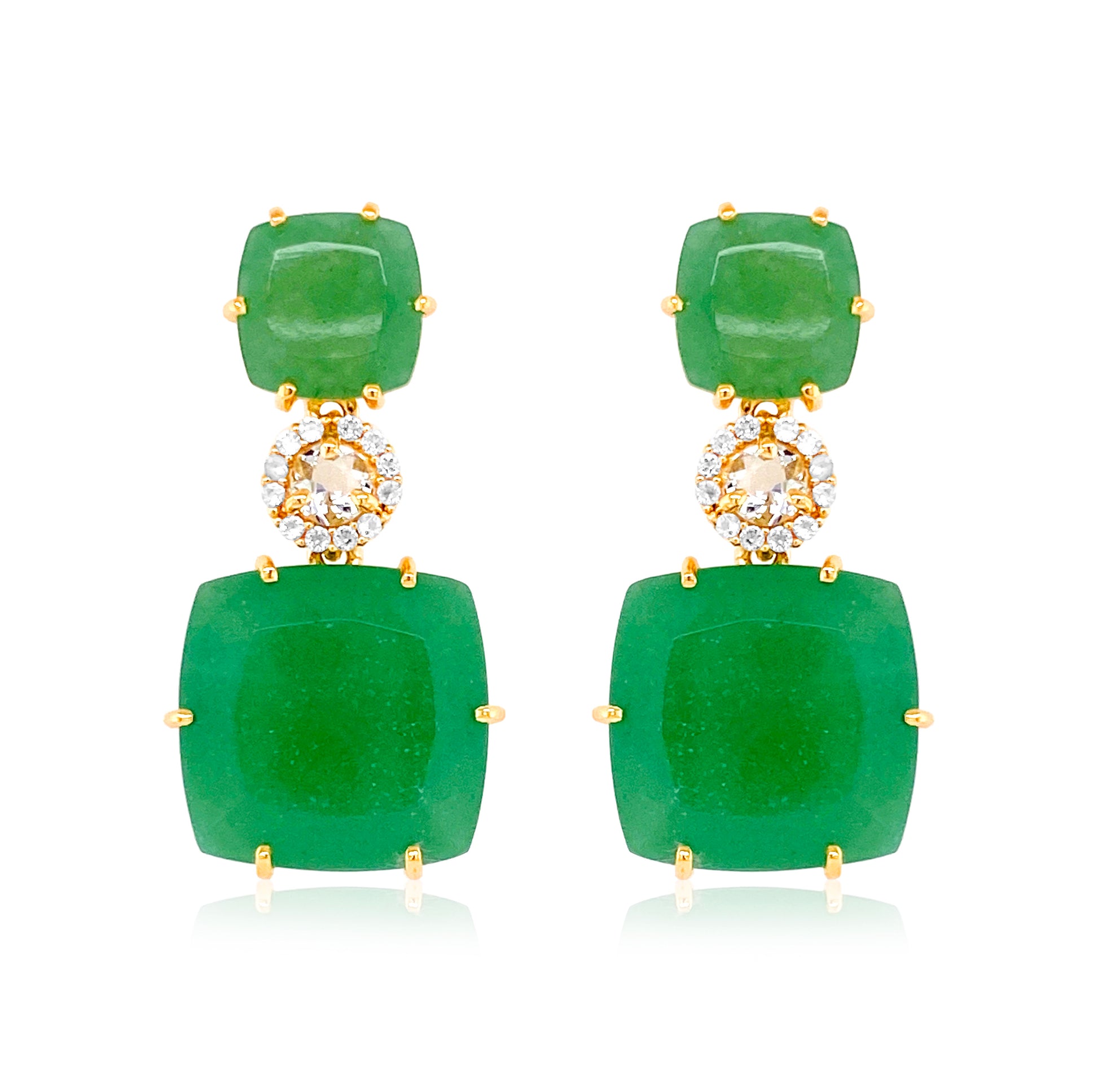 Green earrings with gold and diamond accents on a white background
18K Yellow Gold Vermeil over 925 Silver - 3.5 grs
Cushion cut Green Quartz, Prasiolite - 26.5 cts
26 White Topaz round 1.0 mm diamond cut
Measurement: 1 cm thickness, 3 cm length, 1.5 cm width