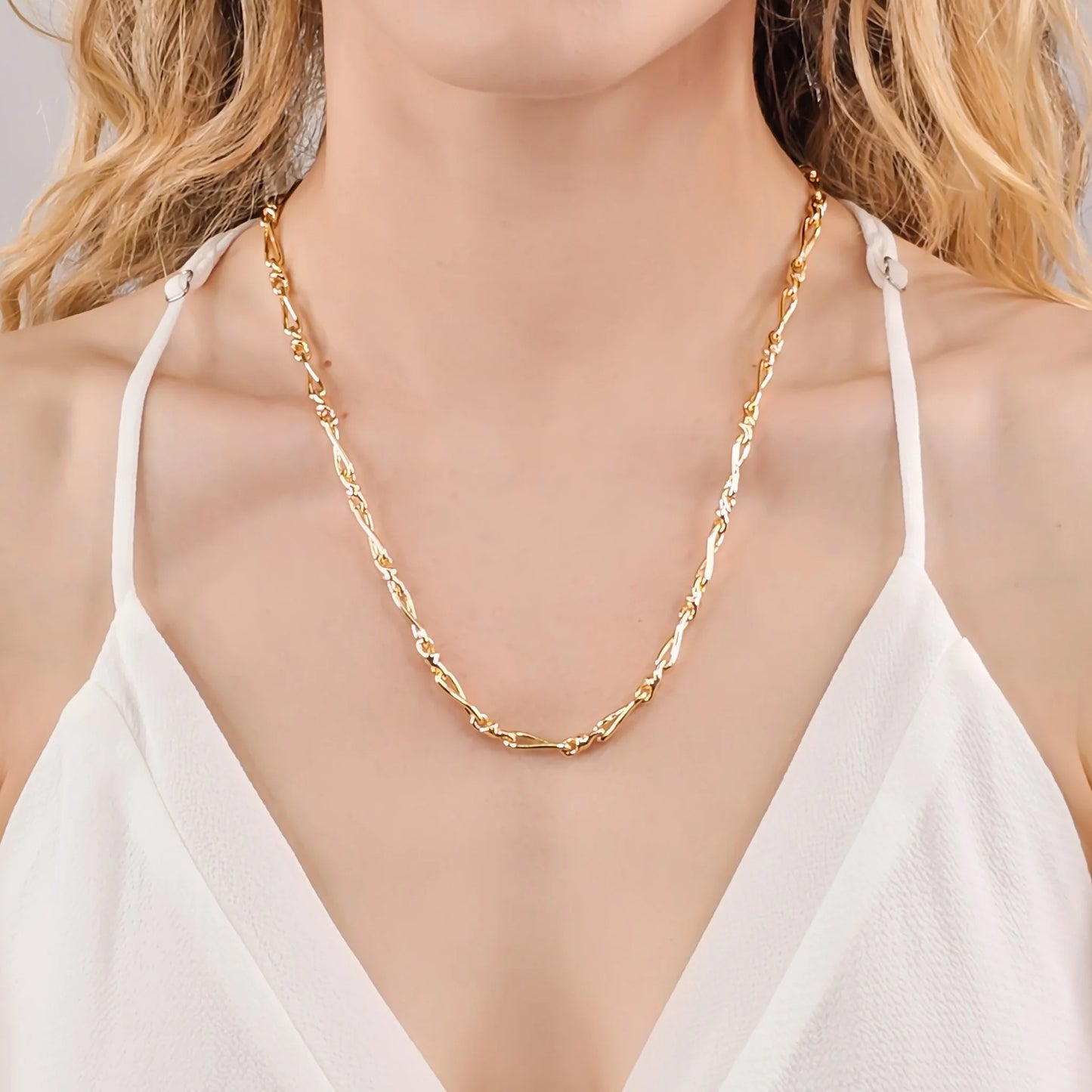 Gold Twisted Alt Chain Necklace