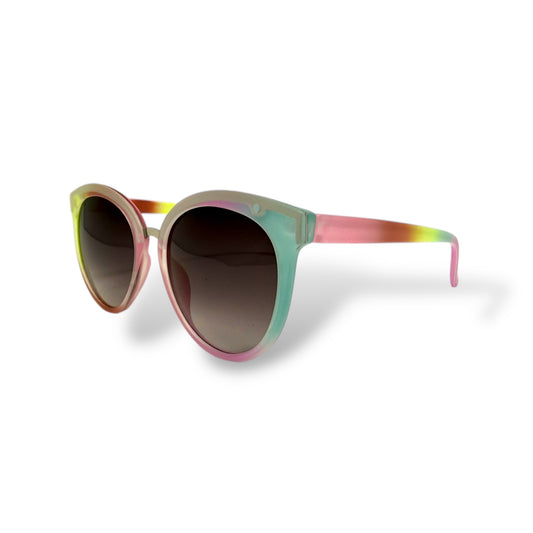 Multicolored sunglasses on a white background
Frame style: round

Frame Color: rainbow glitter frame

Lens Color:&nbsp; black gradient

Measurements: 50 mm - 10 mm - 130 mm